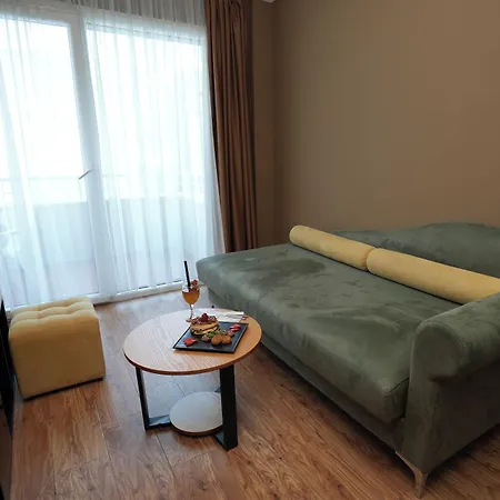 Alvin Comfort 4* Kryemëdhej