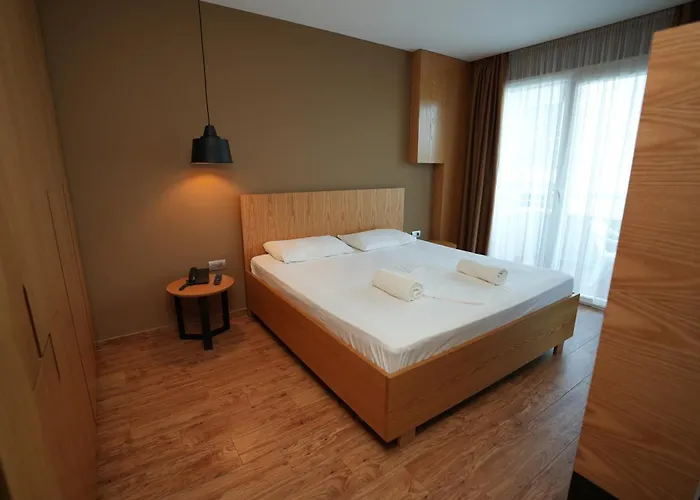 Alvin Comfort Kryemedhej