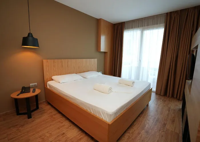 Alvin Comfort 4* Kryemedhej