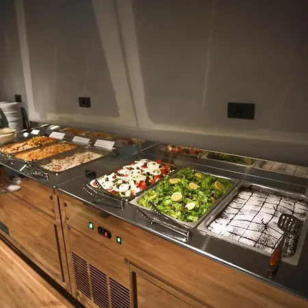 Alvin Comfort Otel Kryemëdhej