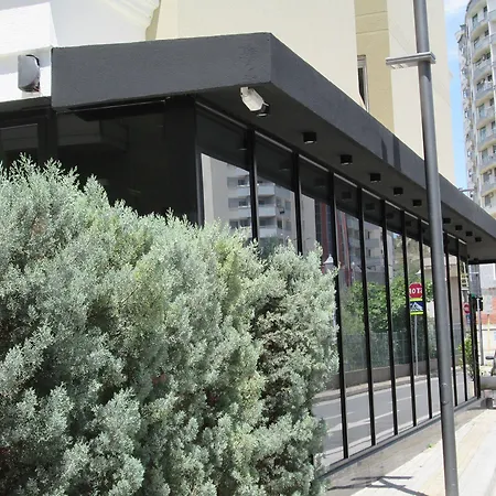 Hotel Alvin Comfort Kryemëdhej