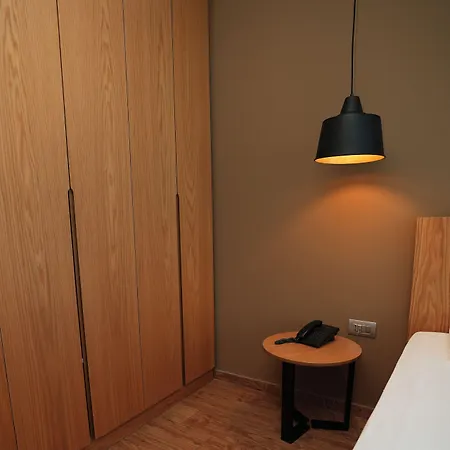 Alvin Comfort Otel