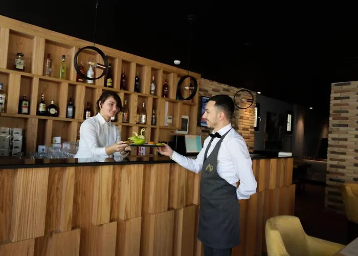 Alvin Comfort 酒店 Kryemëdhej